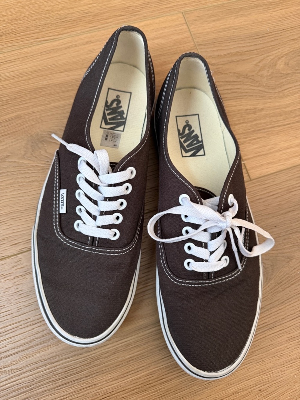 Vans Men’s Dark Brown Canvas Authentic Sneakers with White Laces EUC